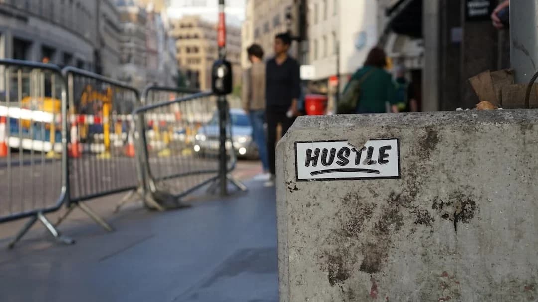 Economic chart showing side hustle growth trends