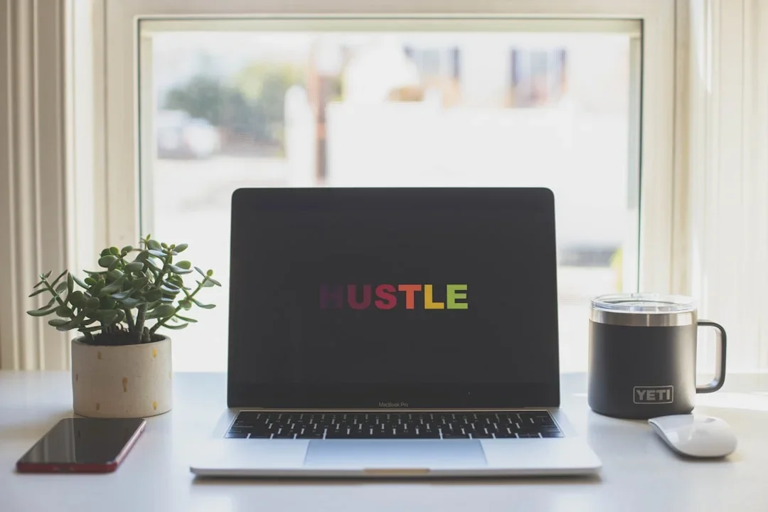 Checklist graphic with side hustle criteria
